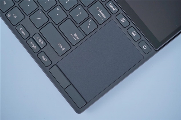 14英寸机身塞下18英寸屏！华硕灵耀X 双屏Pro 2023图赏(图14)